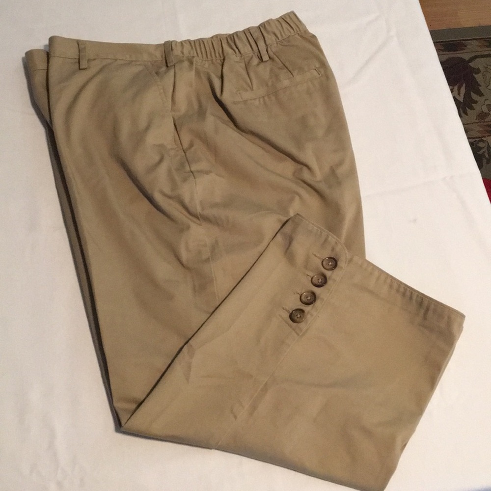 Lands End khaki Capri size 20